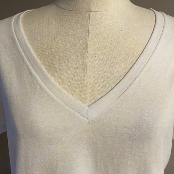 BP NORDSTROM OVERSIZED V T-shirt modern SOLID WHITE available in S and M - Picture 3 of 8